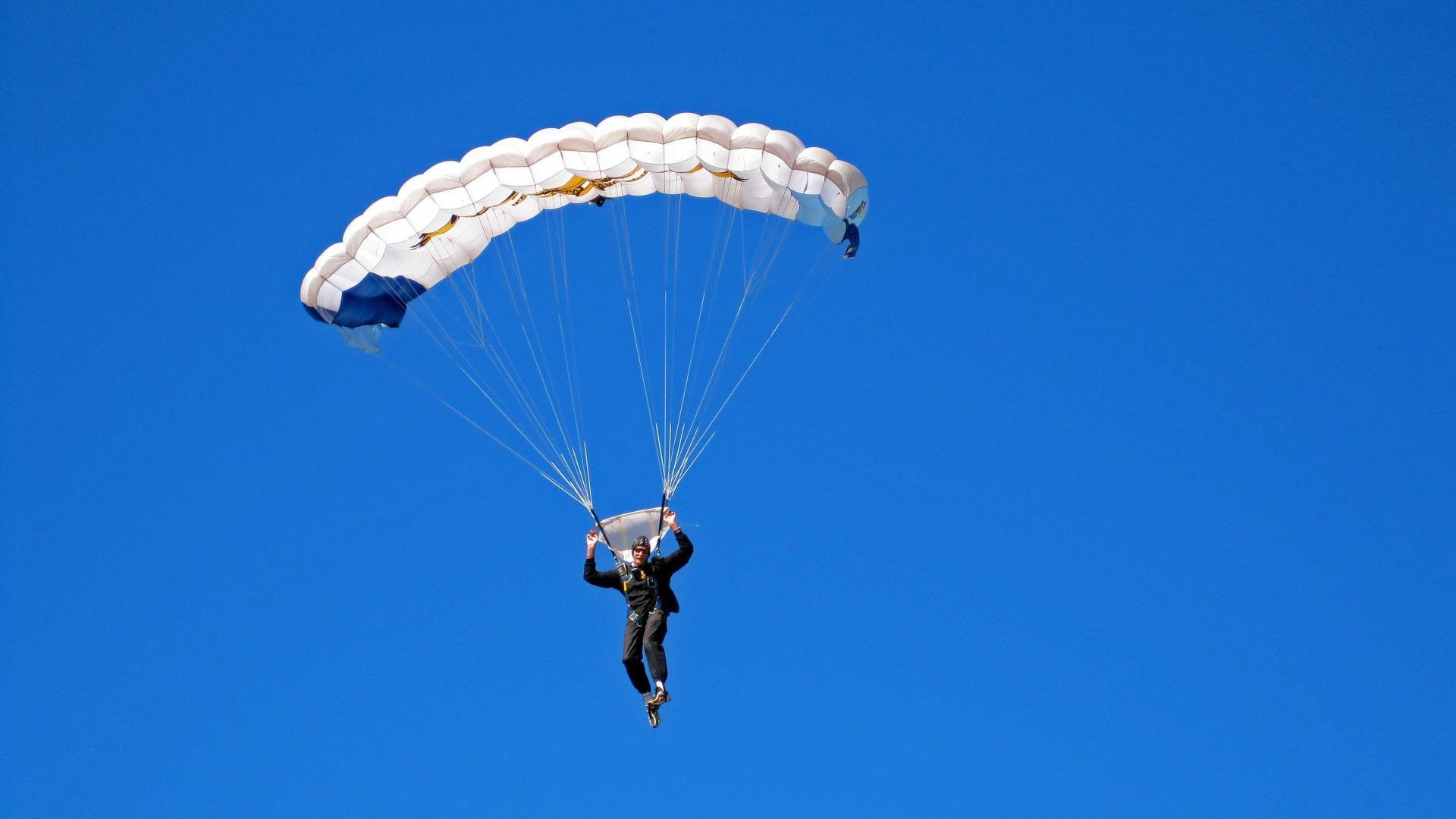 开云体育入口-CBA球员的坚持诠释体育精神，cba职业篮球运动员